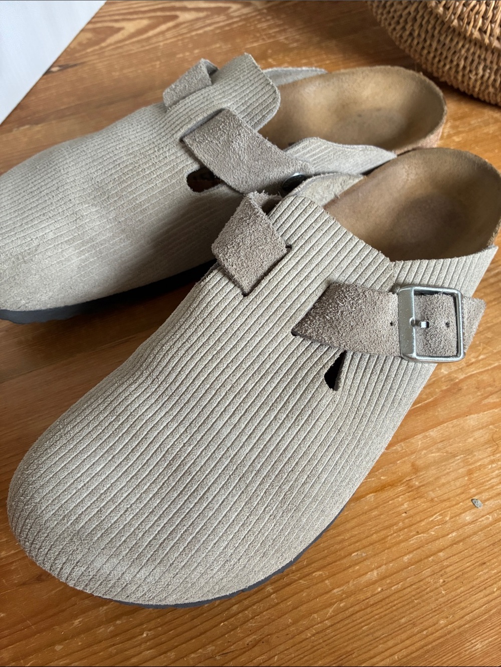 Birkenstocks Boston Suede Embossed Clog Stone Coin Size 41 Medium Narrow